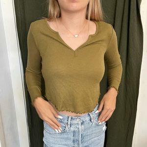 cute forever 21 cropped long sleeve ! size S